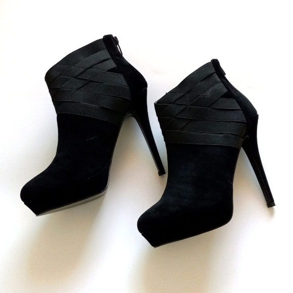 Colin Stuart stiletto heel black booties. Size 9. Never worn. - Picture 2 of 10